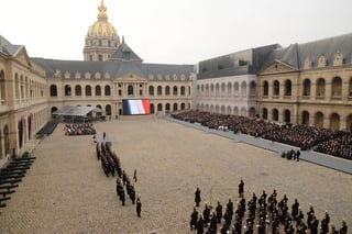 Luto. Imagen de los homenajes que Francia rindió a los muertos de los atentados terroristas. (EFE)