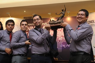 Triunfan.- Instituto Tecnológico de Los Reyes, ubicado en Michoacán, fueron los ganadores del ENIT 2015. (Ramón Sotomayor)