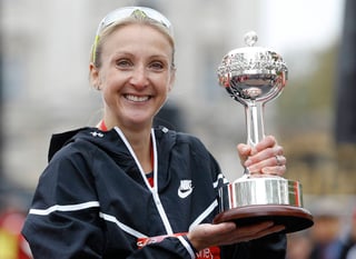 La británica Paula Radcliffe, tres veces ganadora del Maratón de Londres, fue exonerada por la IAAF. (AP)
