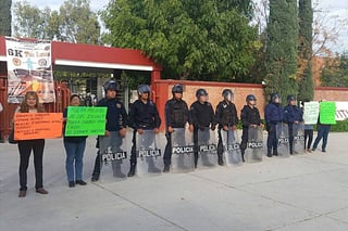 Inconformes. Insisten en manifestarse durante la presentación de exámenes de evaluación docente en La Laguna de Durango.
