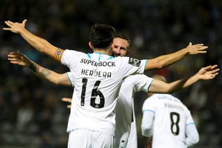 El mexicano Héctor Herrera anotó frente al Unión Madeira al minuto 12, tras recibir un pase el también mexicano Miguel Layún. Herrera y Jesús Corona firman en triunfo del Porto