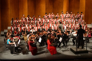 Lleno. Con un teatro Martínez a su máxima capacidad se presentó el coro de la mano de la OSIJUT.