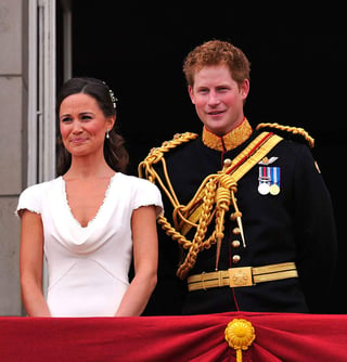 Rumor. Esta vez la revista estadounidense OK! afirma que la atracción entre Pippa y Harry habría comenzado en la boda real de sus hermanos y hasta el momento permanece.