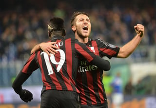 El Milan se impuso por 2-0 en el campo del Sampdoria gracias a los goles del joven francés M'Baye Niang y del colombiano Carlos Bacca. (EFE)
