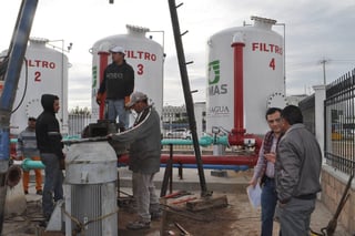 Mantenimiento. Autoridades del Simas realizaron un recorrido por las bombas en mantenimiento, iniciando en Rincón La Merced. (FABIOLA P. CANEDO)