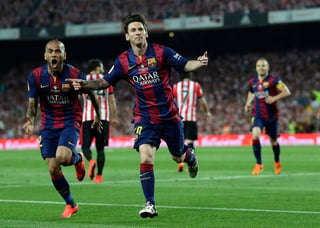 Lionel Messi es el amplio favorito para llevarse el Balón de Oro; la terna la complementan su compañero Neymar Jr. y el portugués del Real Madrid, Cristiano Ronaldo. (AP)