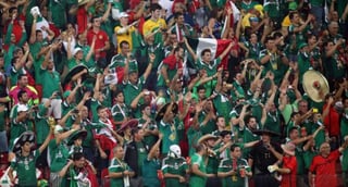 La FIFA castigó al organismo mexicano con 20 mil francos suizos por gritos de la afición el pasado 13 de noviembre, cuando el Tri enfrentó a El Salvador en el estadio Azteca. (ARCHIVO)