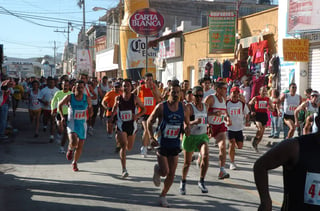 Decenas de corredores toman parte en la tradicional prueba atlética. Cuenta regresiva para 10 K Cuencamé