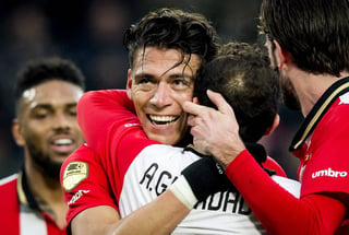 Esta es la segunda semana consecutiva que Moreno anota; la semana pasada hizo el primer tanto en el triunfo contra el Feyenoord 2-0. Brillan Moreno y Guardado con el PSV. (EFE)