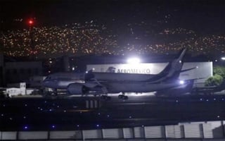 El avión fue llevado al nuevo hangar presidencial. (TWITTER) 