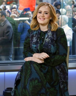 Adele lanza sencillo.
