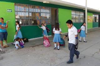 Paro. Escuelas de Tiempo Completo cierran sus puertas para exigir que se pague a maestros. (ARCHIVO)