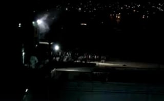 El video muestra el enfrentamiento entre reos en el penal del Topo Chico. (FACEBOOK)