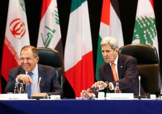 Kerry realizó estas declaraciones en una rueda de prensa con el ministro de Exteriores ruso, Serguéi Lavrov, y el enviado especial de la ONU para Siria, Staffan de Mistura. (EFE)