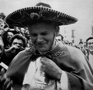 Primera vez. Juan Pablo II se llevó el corazón de los mexicanos en su primera visita en 1979.