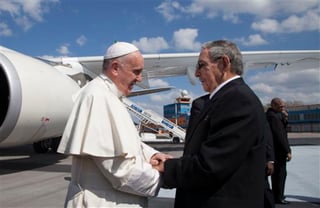 El papa hizo una escala en Cuba previo a su visita a México. (AP)