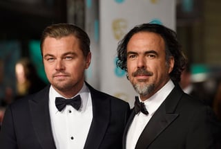 DiCaprio e Iñárritu posaron juntos en la alfombra roja de los BAFTA. (EFE) 