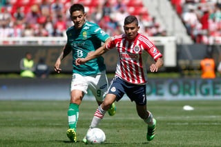 Chivas no encuentra el buen futbol y ayer perdió en casa contra los Esmeraldas de León. (Jam Media)