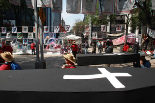 Mineros. De cruces y ataúdes se llenaron las principales calles de al Ciudad de México. (NOTIMEX)