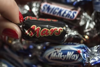 El corporativo dijo que los consumidores pueden tener la certeza de consumir sus chocolates elaborados en México sin riesgo alguno.  (ARCHIVO)