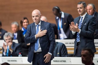 'Quiero trabajar con todos ustedes para restablecer una nueva era en FIFA con el fútbol en el centro', dijo. (EFE)