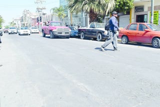 Desigual. Calles como la Morelos siguen desatendidas. (EL SIGLO DE TORREÓN)