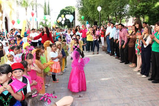 Desfile. Se prepara Lerdo para el Desfile de la Primavera, donde participarán los niños.