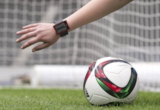 La tecnología entró en el futbol en el 2014 donde se recurrió a ella para determinar si el balón pasa o no la línea de gol. El Mundial de Brasil 2014 utilizó esta innovación. (Archivo)