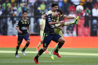 Oribe Peralta anotó uno de los goles con los que el América goleó a Monarcas Morelia, en el estadio Azteca. Morelia sufre en su visita al Azteca