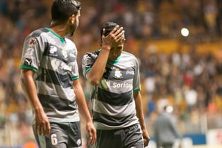Los Guerreros del Santos Laguna cayeron 3-1 ante Dorados de Sinaloa, que firmaron su segundo triunfo del torneo Clausura y aunque no pudieron abandonar el último lugar de la clasificación se acercaron a un punto del Atlas. (AGENCIAS)