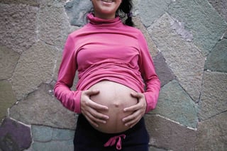 Programa. José Narro pide redoblar esfuerzos para evitar los embarazos en adolescentes.