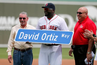 En su campamento de pretemporada, los Medias Rojas le hicieron un homenaje a David Ortiz ya que fue su último juego ahí. (AP)