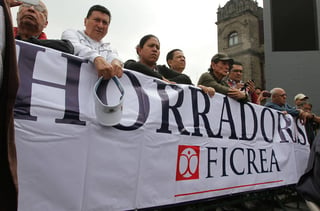 Protesta. Foto de archivo de ahorradores de Ficrea que se manifestaron en la Ciudad de México para exigir su dinero a la CNBV.
