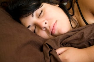Las personas que realizan una siesta lo hacen porque el cerebro requiere descanso, lo que ayuda a resolver problemas, estimula la imaginación y la creatividad. (ARCHIVO)