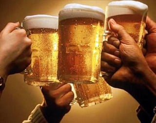 La cerveza promoverá el orgullo mexicano en EU. (ARCHIVO)