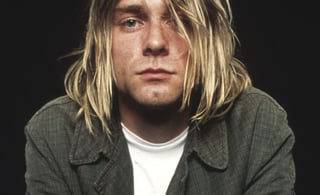 Kurt Cobain, quien fuera líder y compositor principal de la emblemática agrupación Nirvana. (ARCHIVO)