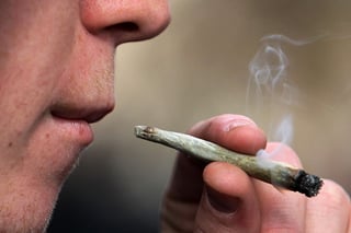 Unos 22 millones de europeos son consumidores de cannabis, e incluso el 1 % de los adultos de la Unión Europea (UE) usa a diario esta droga. (ARCHIVO)