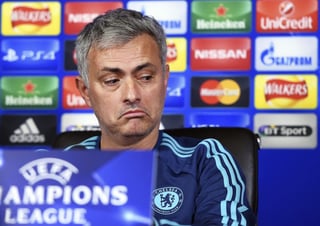 
Mourinho, de 53 años, de quien se rumorea está en la órbita de Real Madrid, Oporto y Manchester United, se encuentra sin equipo después de haber sido destituido en el Chelsea el pasado mes de diciembre. (ARCHIVO)
