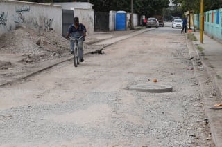 Repavimentación. Ahora que terminó la obra del subcolector, los vecinos exigen que se repavimenten las calles. (EL SIGLO DE TORREÓN)