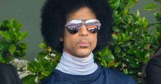 La noche del jueves, Prince estuvo en Salón de la Fama del Rock and Roll, donde actuó un corto tiempo, señaló TMZ. (ARCHIVO)