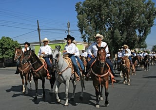 Recorrerán a caballo, algunos parajes típicos de la Comarca. (ARCHIVO)
