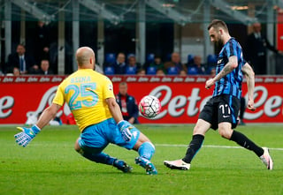 Marcelo Brozovic anotó el segundo gol del Inter de Milán. (AP)