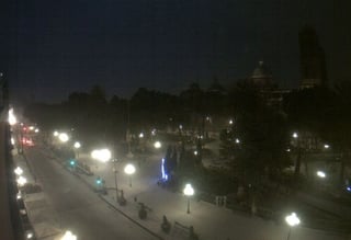 Las calles de Puebla amanecieron cubiertas de ceniza. (TWITTER)