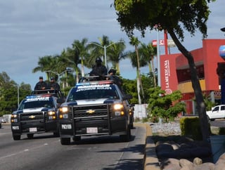 Misma historia. Policías detuvieron a tres jóvenes en Ahome, Sinaloa y luego se los llevó un auto. Se desconoce su paradero.