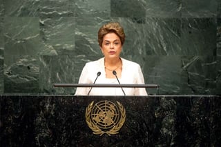 Escenario. La presidenta de Brasil,Dilma Rousseff, ofrece su discurso en el que habló de la situación política de su país.