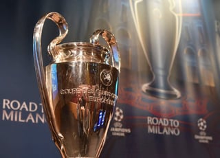 La joya deseada, el trofeo de la Liga de Campeones de la UEFA. (EFE)