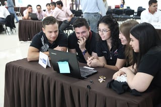 Contentos. Estudiantes del Tecnológico de Monterrey obtuvieron el primer lugar  en concurso de habilidades contables. (CORTESÍA)