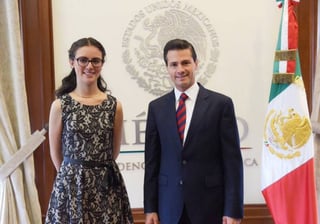 Reconoce. Enrique Peña Nieto se reunió con Olga Medrano, ganadora de la Olimpiada Europea Femenil de Matemáticas.