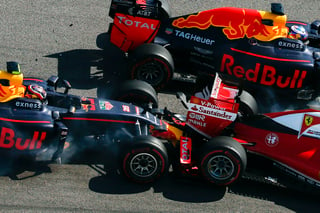 Verstappen, de 18 años, fue convocado desde el equipo después que Kvyat chocó dos veces el vehículo de Sebastian Vettel el domingo en el Gran Premio de Rusia.
