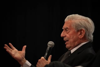 Vargas Llosa defendió que lo que pide el pueblo brasileño es una 'regeneración' que busca 'purificar' las instituciones en el país. (EFE)